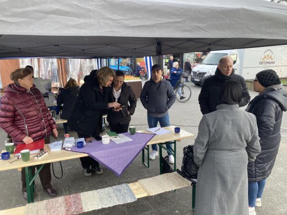 Beratung zu Heizkostenabrechnungen auf dem Marktplatz Kaltenmoor